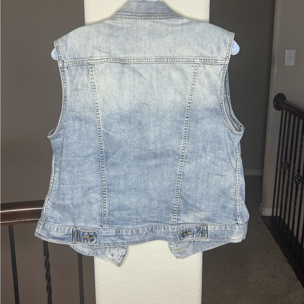 Light Wash Denim Vest Women's Sz L - Picture 9 of 13